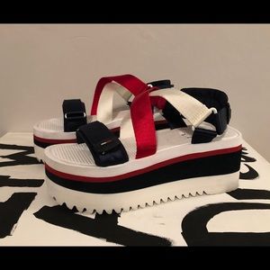 collette platform sandal tommy jeans
